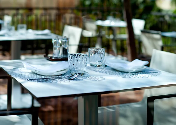 The Oasis By Don Carlos (adults Only) מלון מארבלה