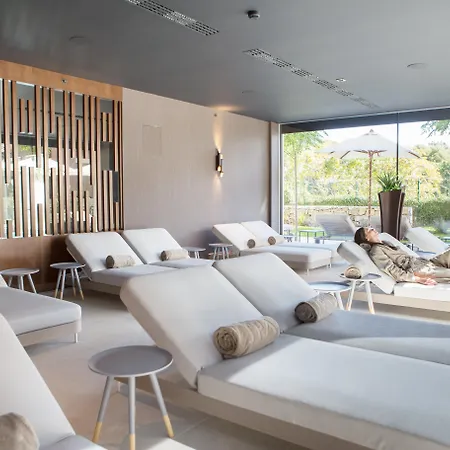 מלון The Oasis By Don Carlos (adults Only)
