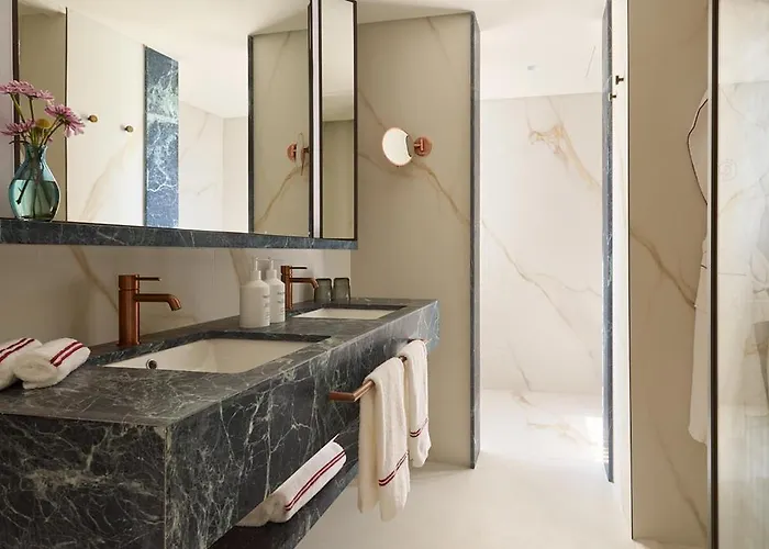 Hotel The Oasis By Don Carlos (adults Only) Marbella